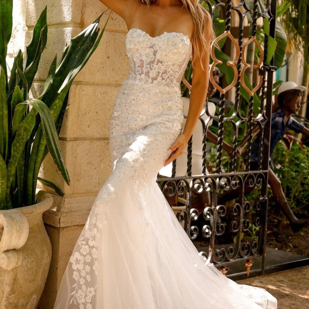White strapless wedding dress, bridal gown
